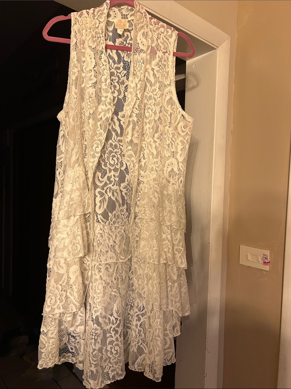 Zadie b’s Sleeveless Lace Tiered Vest - Cream